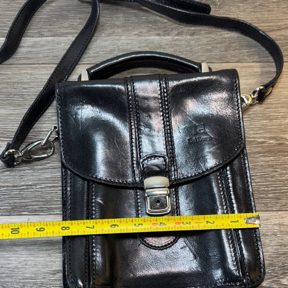 Sleek Black Leather messenger Bag made in Italy genuine leather